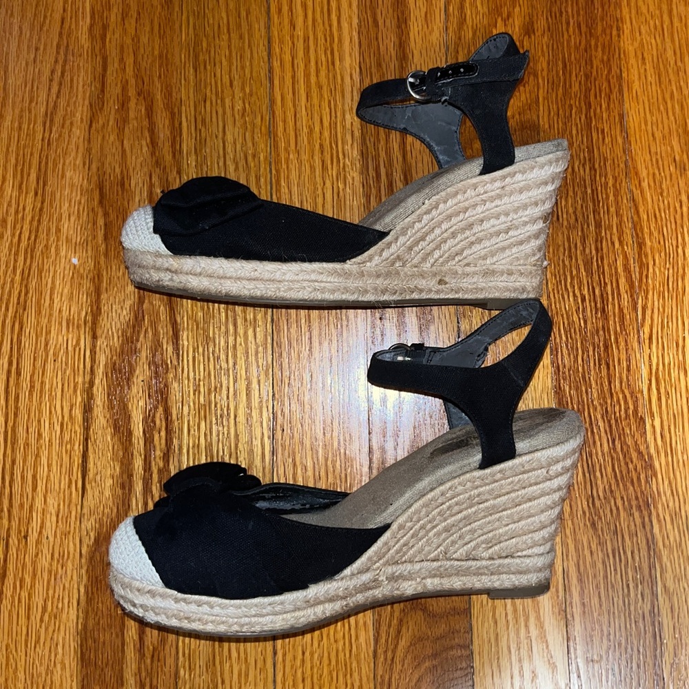Kensie Girl “Keralisa” black canvas espadrille wedges